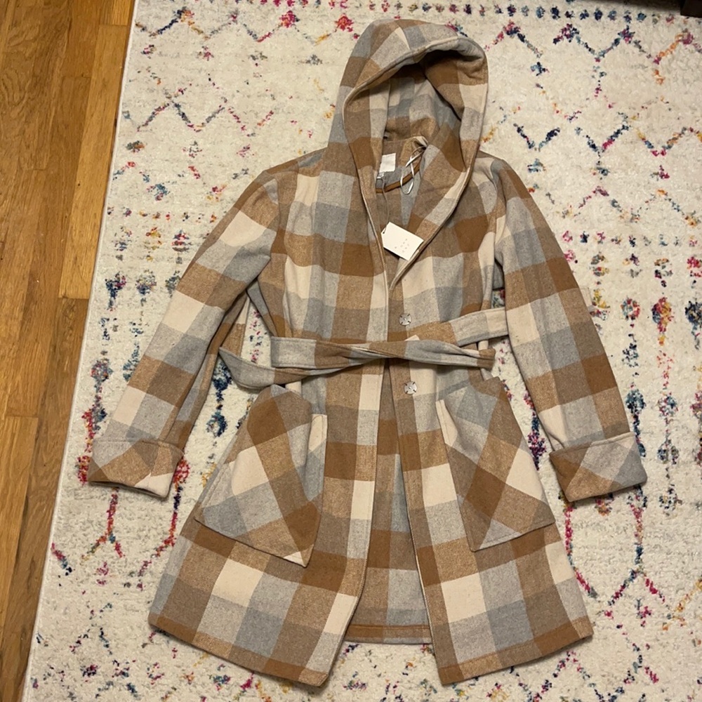 Bnwt a new day shaket!